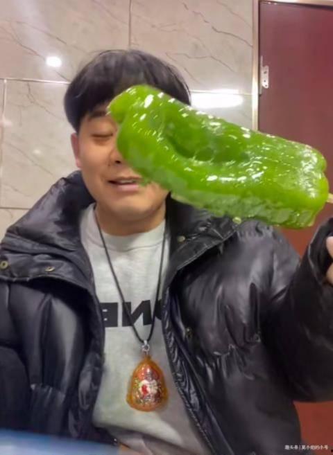 网红蔡二哥吃瓜视频播放,揭秘网红圈幕后故事