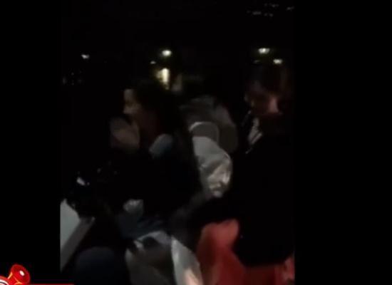 打架现场吃瓜群众视频真实,一男子街头斗殴,围观群众视频记录惊险瞬间